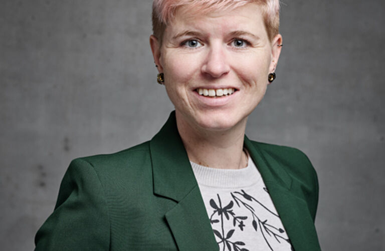 «Liebesgebot»: Pfarrerin Katrin Frey macht sich in der Kolumne «Mein Thema» Gedanken zur Nächstenliebe ohne Vorurteile
