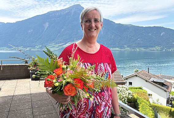 Bezirksversammlung nominiert Ruth Schäfer für die Wahl zur Pfarrerin im Bezirk Zug Menzingen Walchwil Bezirksversammlung nominiert Ruth Schäfer für die Wahl zur Pfarrerin im Bezirk Zug Menzingen Walchwil